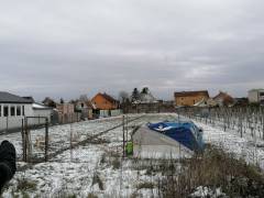  Stavebný pozemok v obci VINOSADY